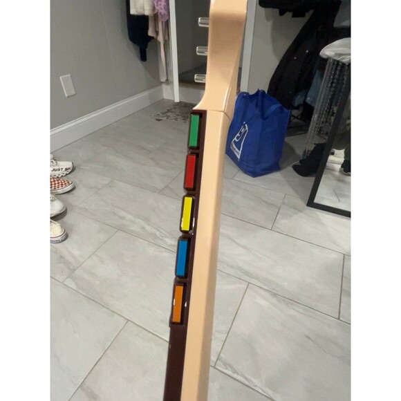 Rock band 4, white , Fender Stratocaster wireless guitar for PlayStation 4 - Picture 10 of 11